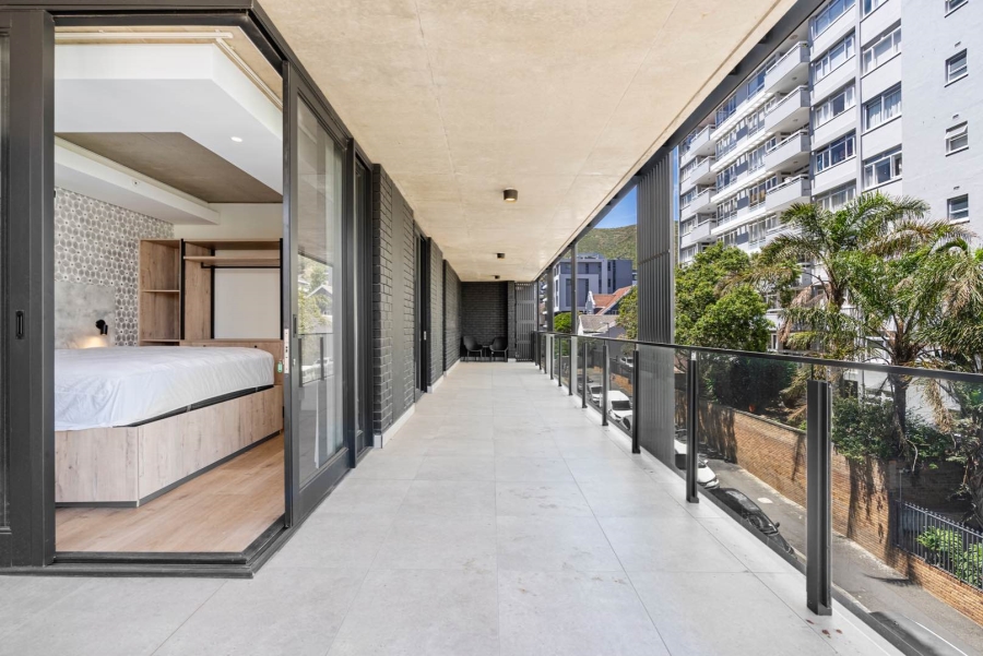 1 Bedroom Property for Sale in Sea Point Western Cape